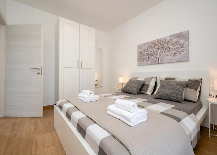 Sarana Apartment *