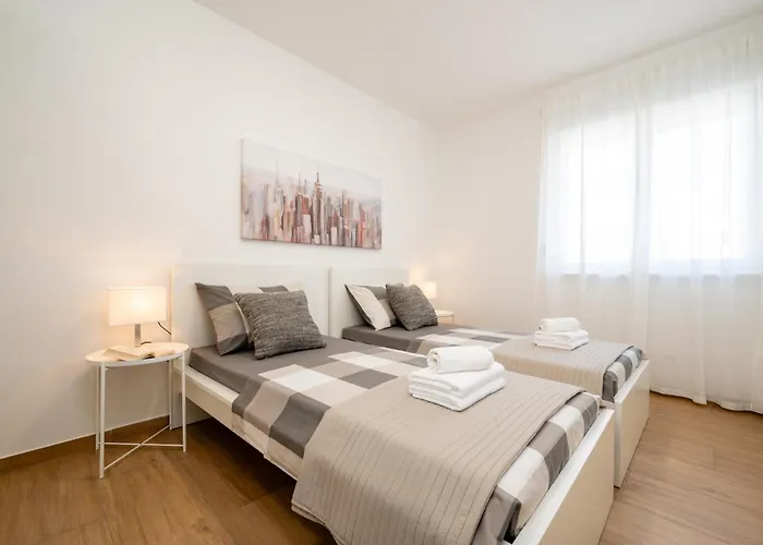 Sarana Apartment *